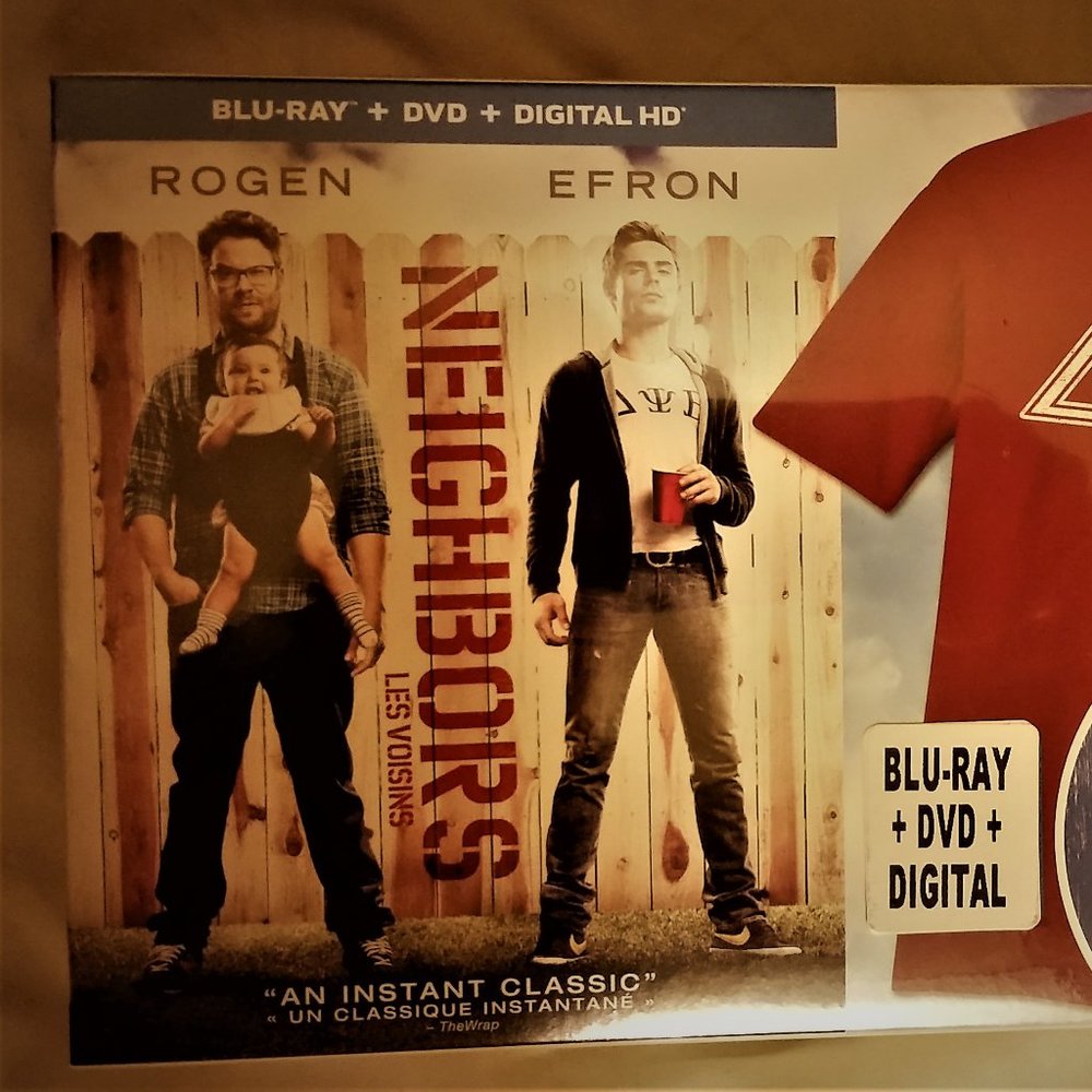 Neighbors collector box set, blue ray, DVD, digital HD + limited edition T- shrt